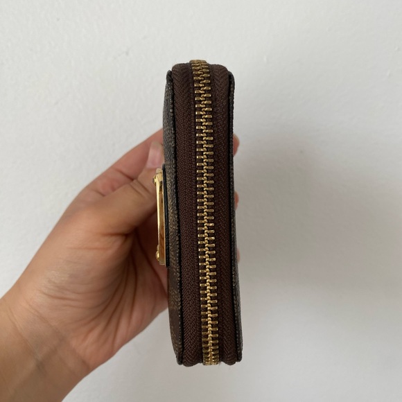 Michael Kors Wallet - Picture 8 of 8